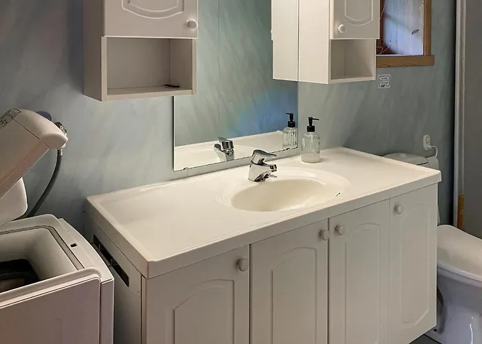 Дом отдыха 2 Bedroom Cozy In *
