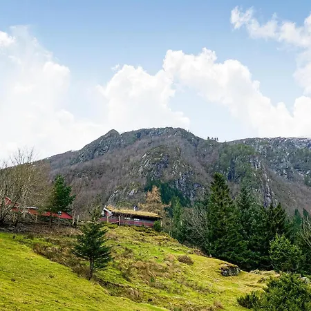 2 Bedroom Cozy In * Lauvstad